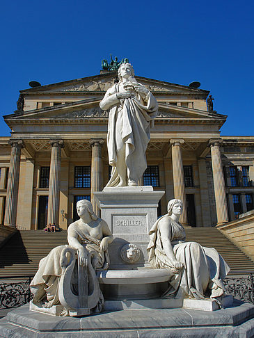 Foto Schillerdenkmal mit Konzerthaus - Berlin