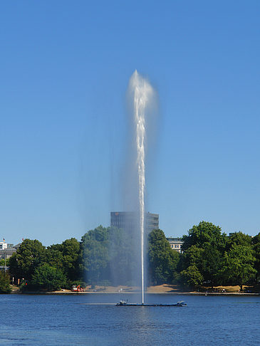 Fontäne auf der Binnenalster Foto 