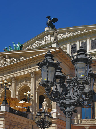 Alte Oper mit Laterne Foto 