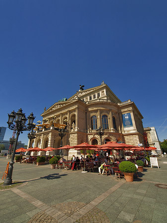 Fotos Alte Oper mit Schirmen | Frankfurt am Main