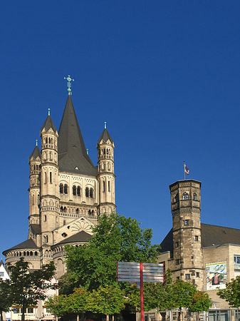 Fotos Schild vor Groß St.Martin | Köln