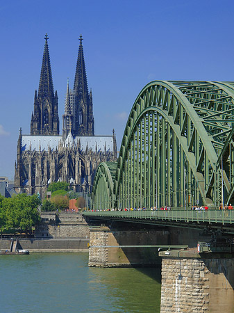 Foto Hohenzollernbrücke am Kölner Dom