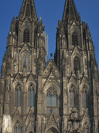 Menschen beim Kölner Dom Fotos