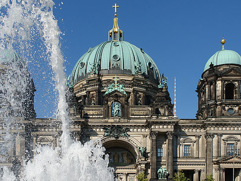 Fotos Brunnen im Lustgarten