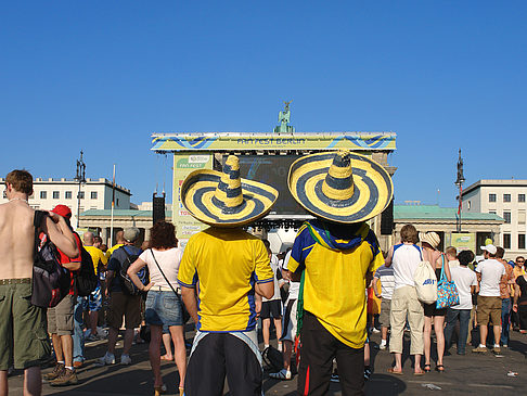 Foto Fans am Brandenburger Tor