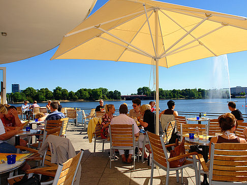 Brunchterrasse auf dem Alster Pavillon Foto 