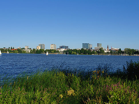 Blick nach Osten von der Außenalster Fotos