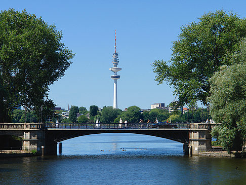 Foto Schwanenwikbrücke und Heinrich-Hertz-Turm - Hamburg