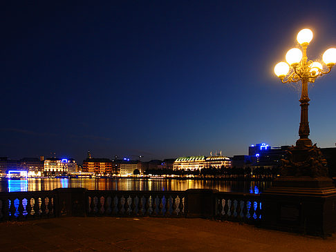 Laterne und Binnenalster Fotos