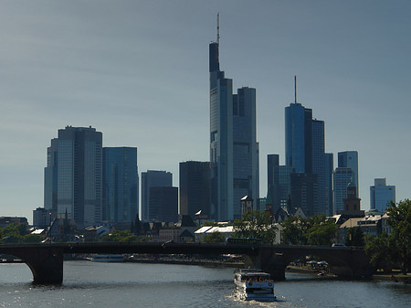 Foto Skyline von Frankfurt mit Alter Brücke