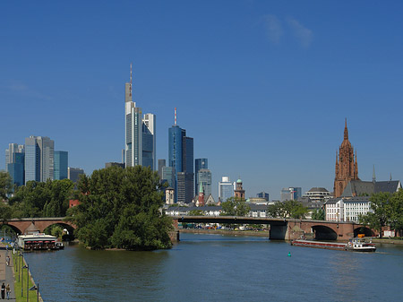 Foto Skyline von Frankfurt mit Ufer - Frankfurt am Main