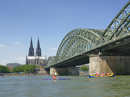 Hohenzollernbrücke am Kölner Dom Fotos