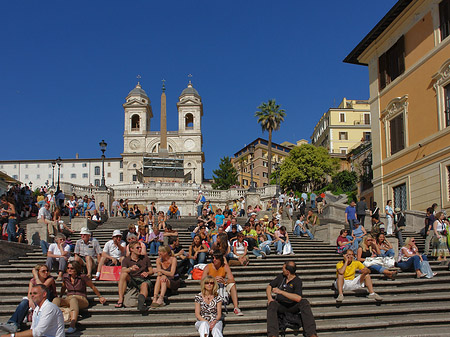 Treppe mit Kirche