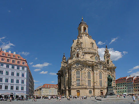 Frauenkirche und Neumarkt Foto 