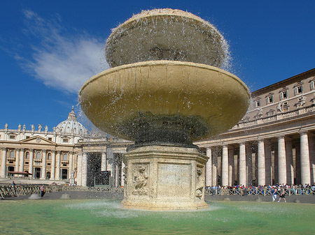 Foto Brunnen mit Petersdom - 